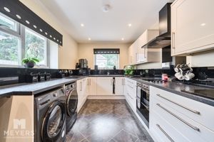 Kitchen- click for photo gallery